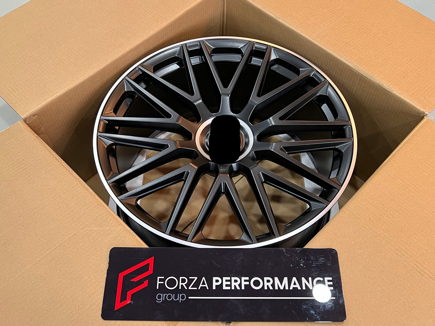 We manufacture premium quality forged wheels rims for NEW MERCEDES BENZ SL 63 AMG, SL 55 AMG, GLS 63 AMG in any design, size, color. Wheels size: Front 21 x 9 ET Rear 21 x 10 ET PCD: 5 x 11 CB: 66,5 Forged wheels can be produced in any wheel specs by your inquiries and we can provide our specs