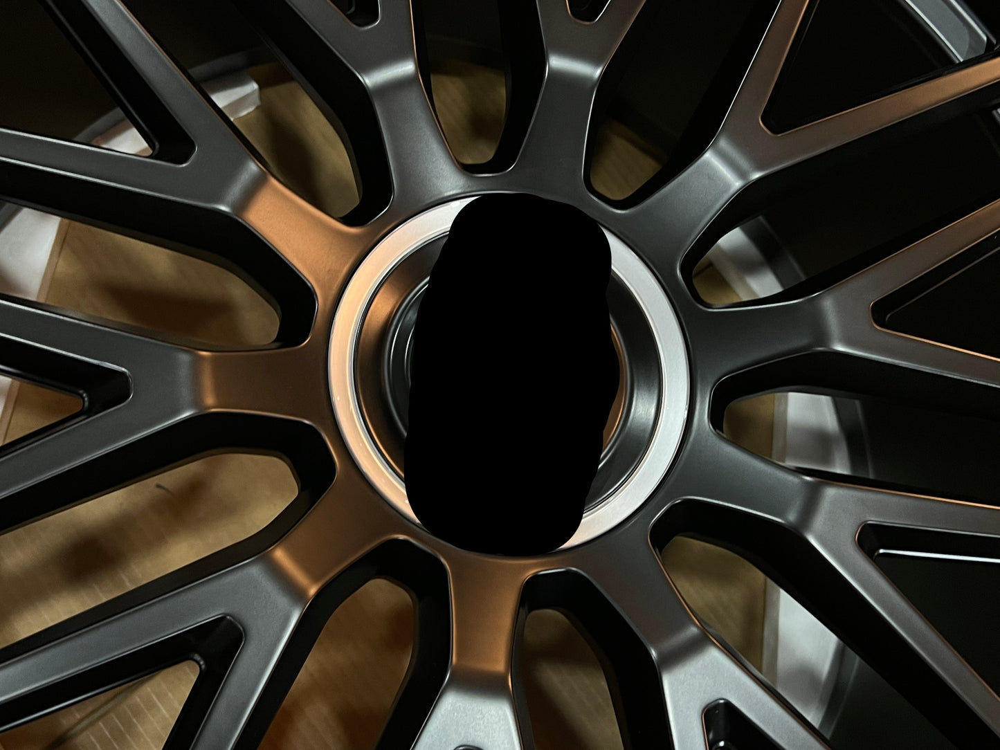 We manufacture premium quality forged wheels rims for NEW MERCEDES BENZ SL 63 AMG, SL 55 AMG, GLS 63 AMG in any design, size, color. Wheels size: Front 21 x 9 ET Rear 21 x 10 ET PCD: 5 x 11 CB: 66,5 Forged wheels can be produced in any wheel specs by your inquiries and we can provide our specs