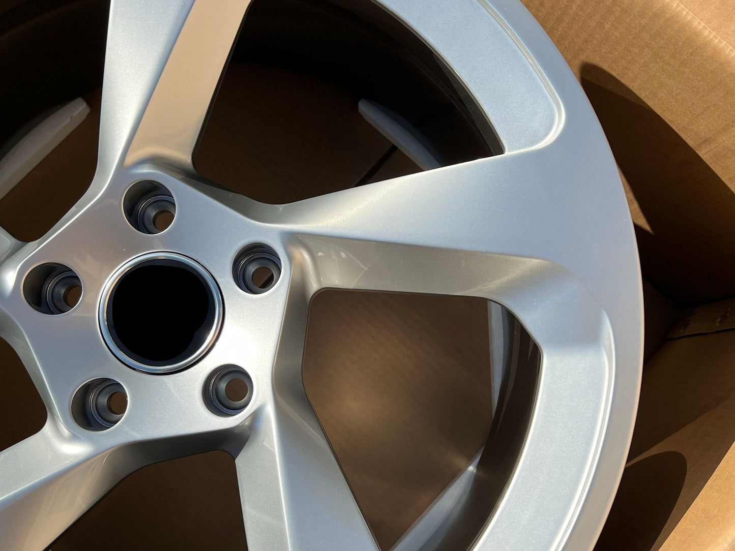 SALLY DESIGN FORGED WHEELS RIMS FOR PORSCHE 911 992 CARRERA TURBO TARGA GT3 We manufacture premium quality forged wheels rims for PORSCHE 911 992 CARRERA GTS TARGA TURBO S GT3 in any design, size, color. Wheels size: in 20 x 8.5 ET 53 in 21 x 11.5 ET 67