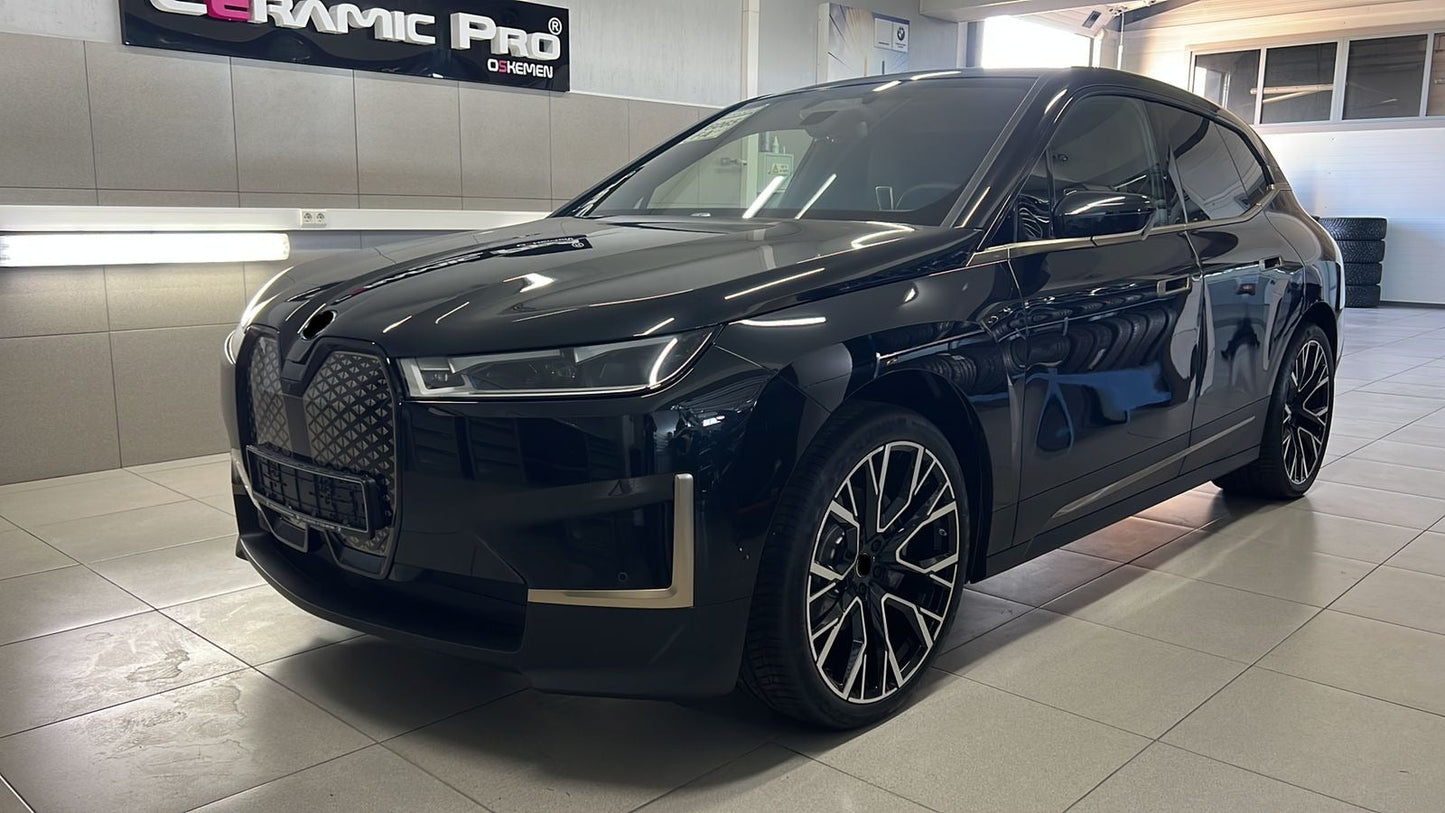 809M STYLE X5M We produced premium quality forged wheels rims for BMW iX Our wheels sizes: Front 21 x 9.5 ET 35 Rear 21 x 10.5 ET 40 Finishing: Glossy Black + Machined Face Forged wheels can be produced in any wheel specs by your inquiries and we can provide our specs