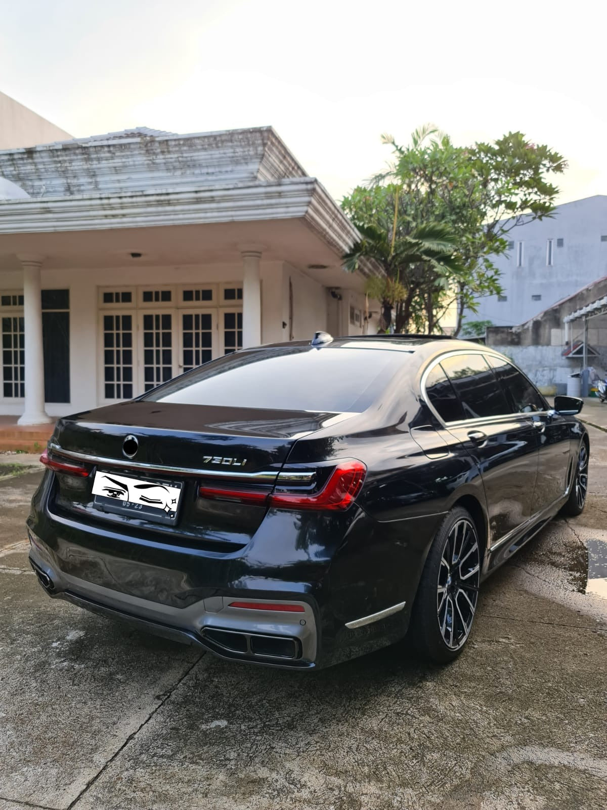 817M STYLE BMW WHEELS We produced premium quality forged wheels rims for BMW 7 SERIES G12 Our wheels sizes: Front 21 x 9 ET 25 Rear 21 x 10.5 ET 35 Finishing: Glossy Black with Machined Face Forged wheels can be produced in any wheel specs by your inquiries and we can provide our specs