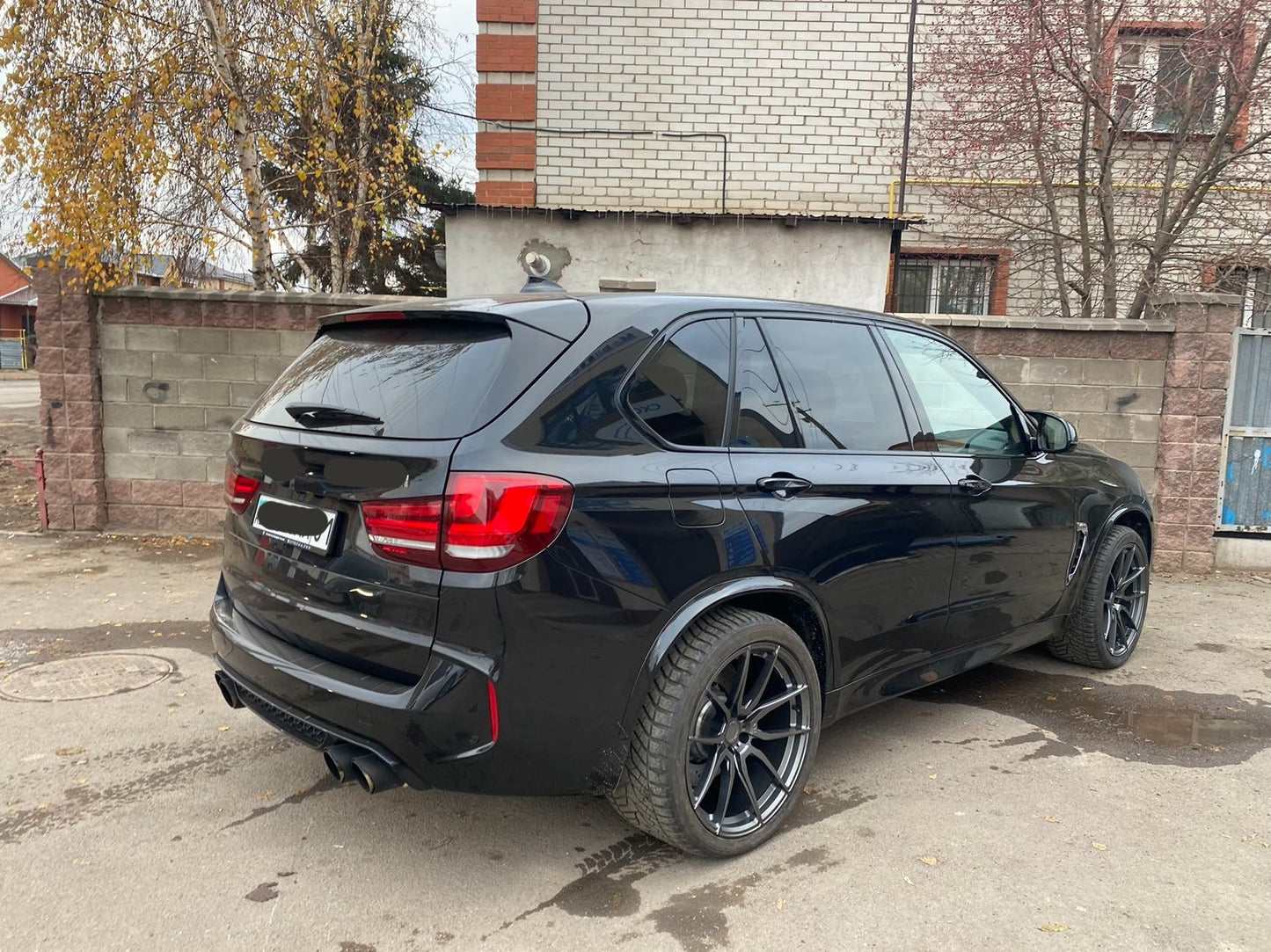 We produced premium quality forged wheels rims for BMW X5M F85 Our wheels sizes: Front 21 x 10.5 ET 21 Rear 22 x 11.5 ET 28 Finishing: Forged wheels can be produced in any wheel specs by your inquiries and we can provide our specs