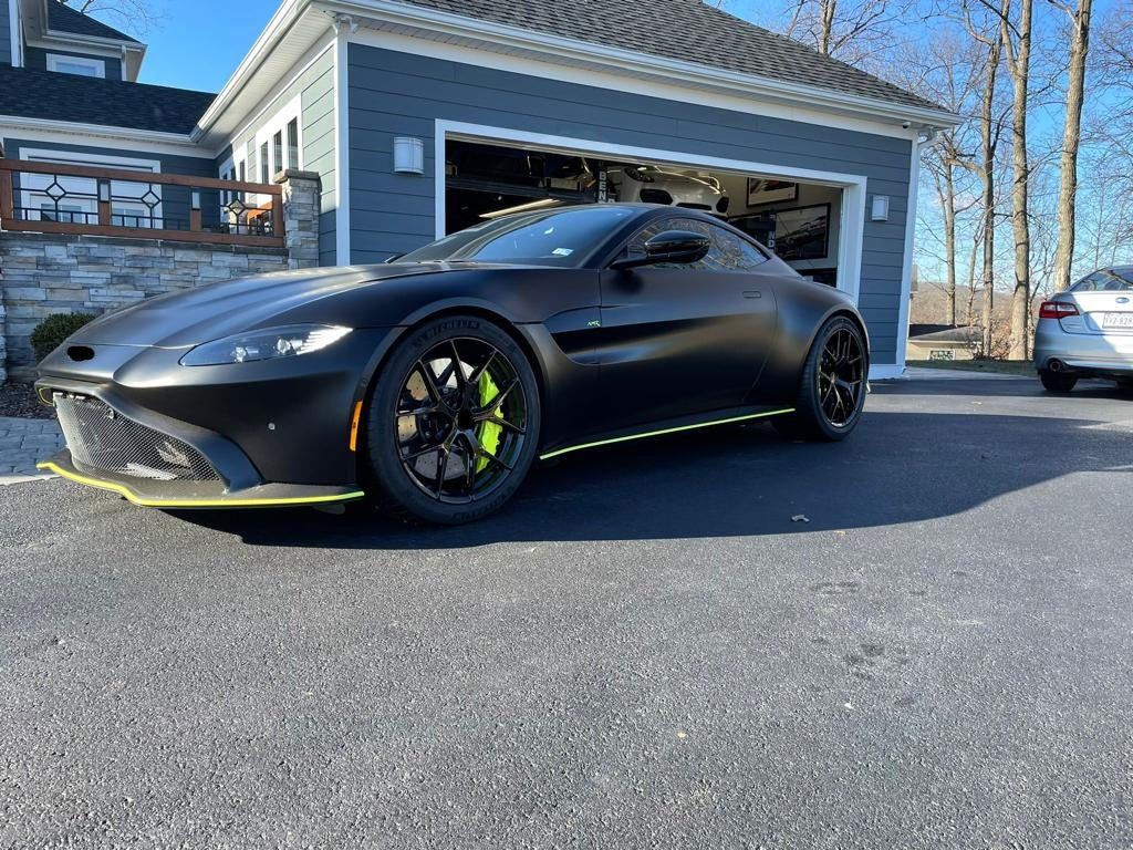 BBS FI-R We produced premium quality forged wheels rims for ASTON MARTIN VANTAGE Our wheels sizes: Front 20 x 9 ET 43 Rear 20 x 11 ET 45 Finishing: Glossy Black Forged wheels can be produced in any wheel specs by your inquiries and we can provide our specs