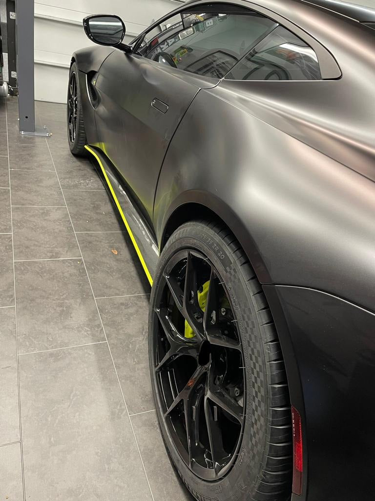 BBS FI-R We produced premium quality forged wheels rims for ASTON MARTIN VANTAGE Our wheels sizes: Front 20 x 9 ET 43 Rear 20 x 11 ET 45 Finishing: Glossy Black Forged wheels can be produced in any wheel specs by your inquiries and we can provide our specs