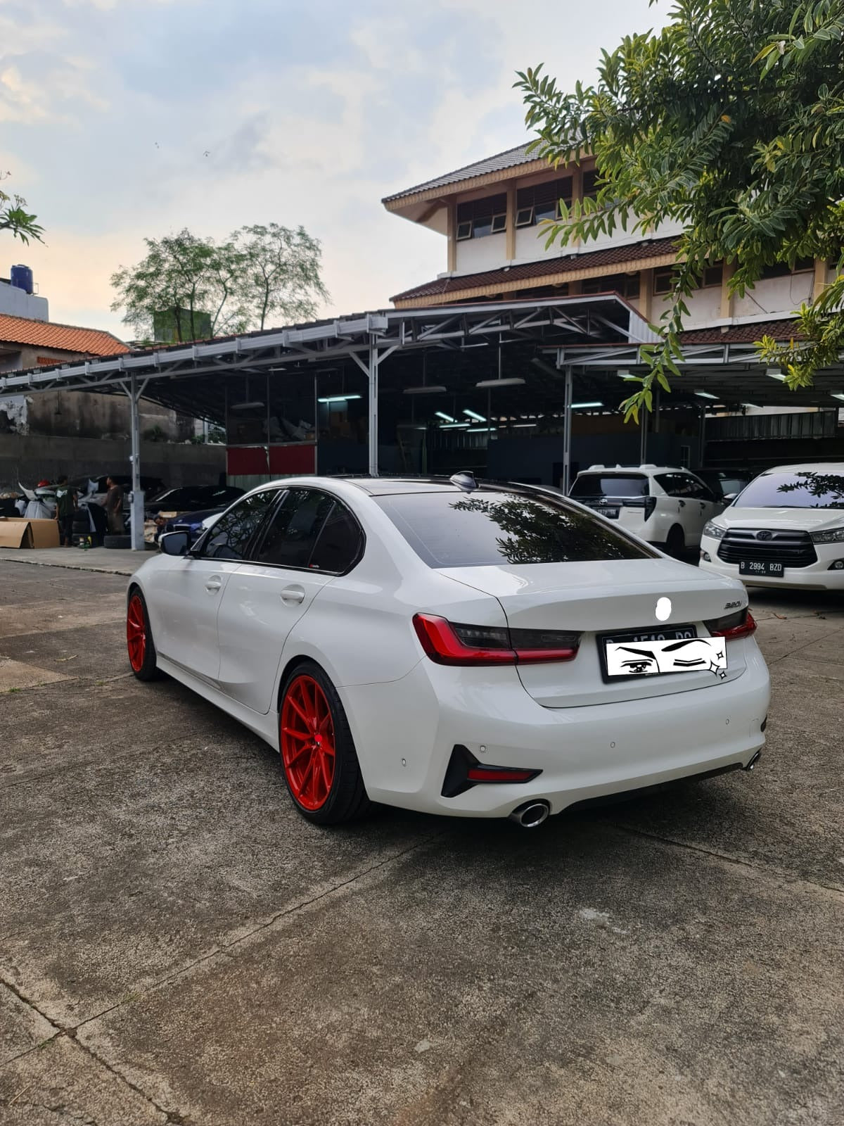 We produced premium quality forged wheels rims for BMW 3 SERIES G20 Our wheels sizes: Front 19 x 8.5 ET 25 Rear 19 x 9.5 ET 35 Finishing: Candy Red Forged wheels can be produced in any wheel specs by your inquiries and we can provide our specs