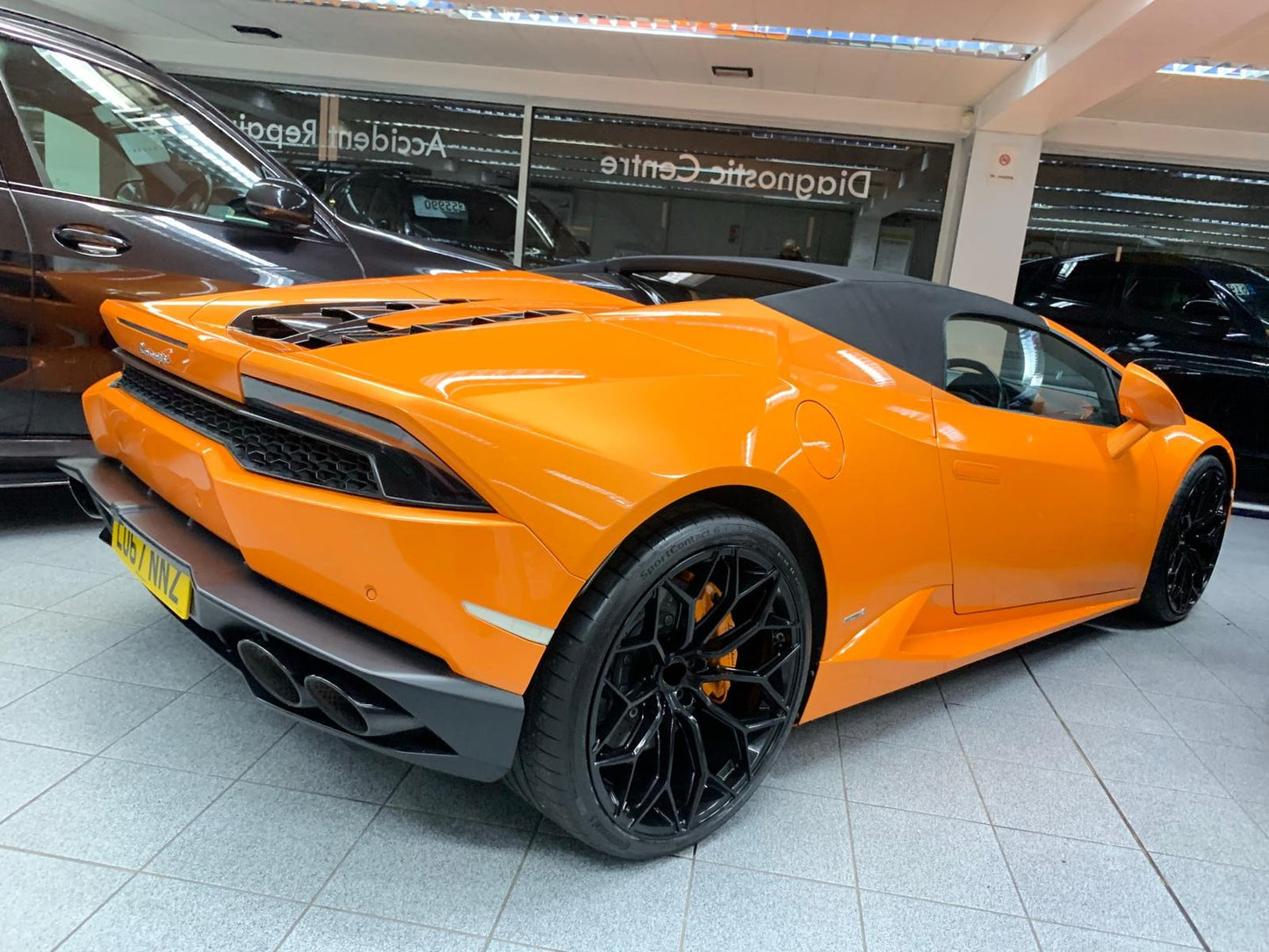 We produced premium quality forged wheels rims for LAMBORGHINI HURACAN Our wheels sizes: Front 20 x 9 ET 30 Rear 21 x 12 ET 32 Finishing: Glossy Black Forged wheels can be produced in any wheel specs by your inquiries and we can provide our specs