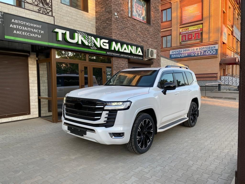 We produced premium quality forged wheels rims for LAND CRUISER 300 LC300 Our wheels sizes: 22 x 9.5 ET 45 Finishing: Black Forged wheels can be produced in any wheel specs by your inquiries and we can provide our specs