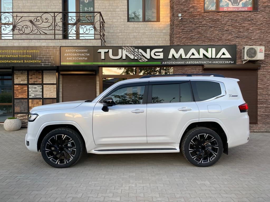 We produced premium quality forged wheels rims for LAND CRUISER 300 LC300 Our wheels sizes: 22 x 9.5 ET 45 Finishing: Black Forged wheels can be produced in any wheel specs by your inquiries and we can provide our specs