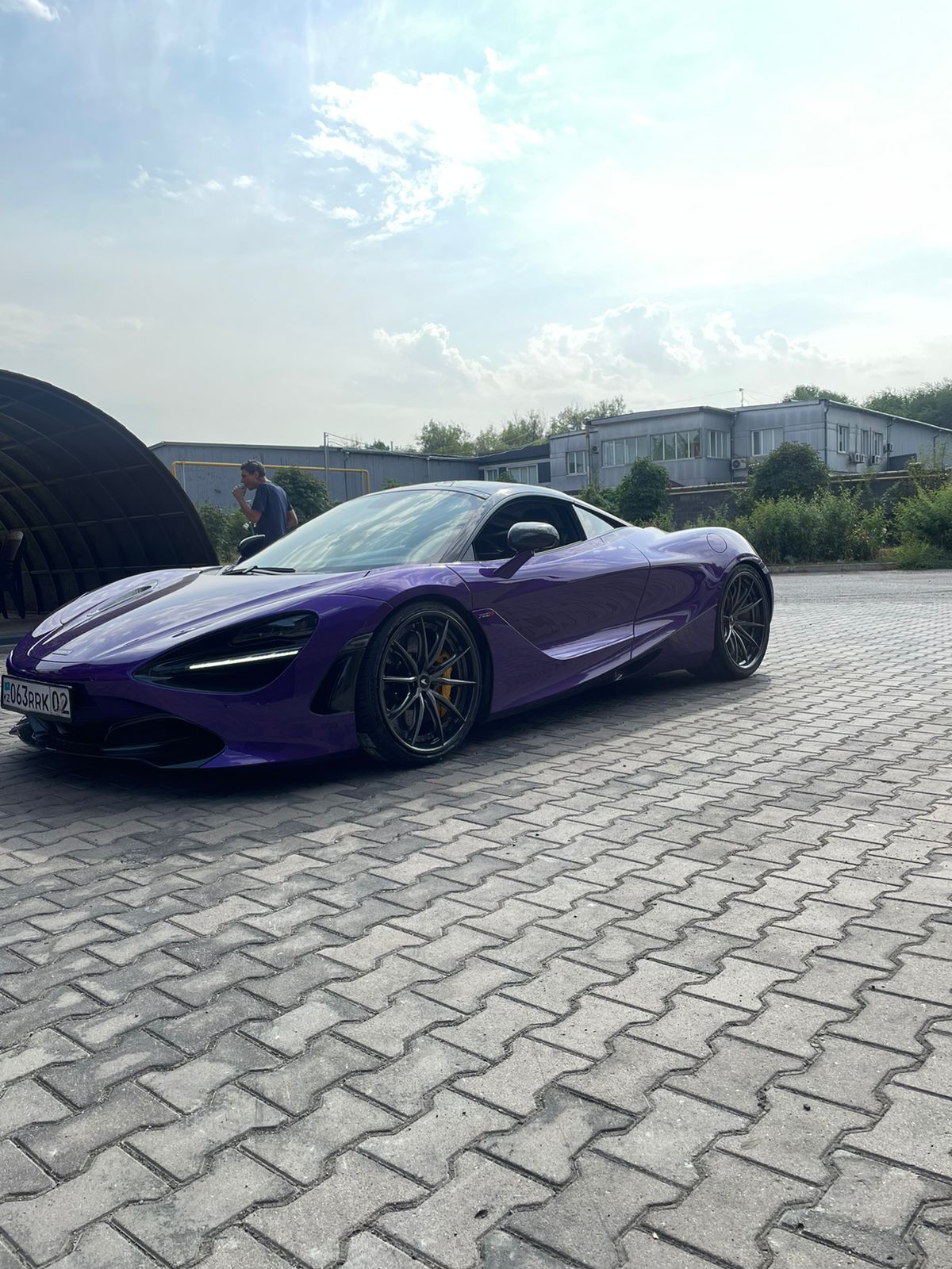 We produced premium quality forged wheels rims for MCLAREN 720S Our wheels sizes: Front 20 x 9.5 ET 34 Rear 21 x 11 ET 14 Finishing: Brushed Dark Coating Forged wheels can be produced in any wheel specs by your inquiries and we can provide our specs