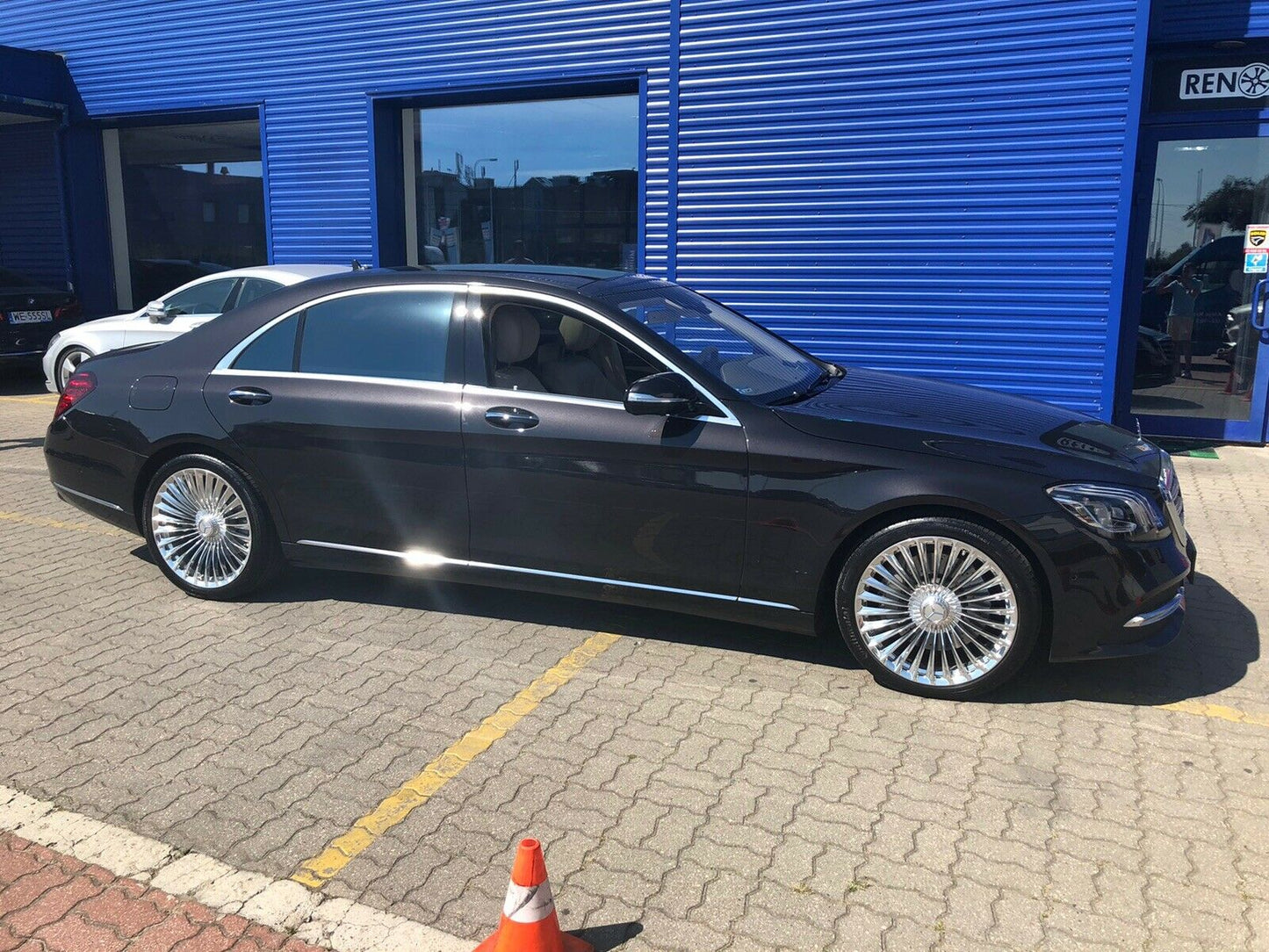 We produced premium quality forged wheels rims for MERCEDES BENZ S CLASS W222 Our wheels sizes: Front 22 x 9 ET 31 Rear 22 x 10 ET 35 Finishing: Chrome Forged wheels can be produced in any wheel specs by your inquiries and we can provide our specs