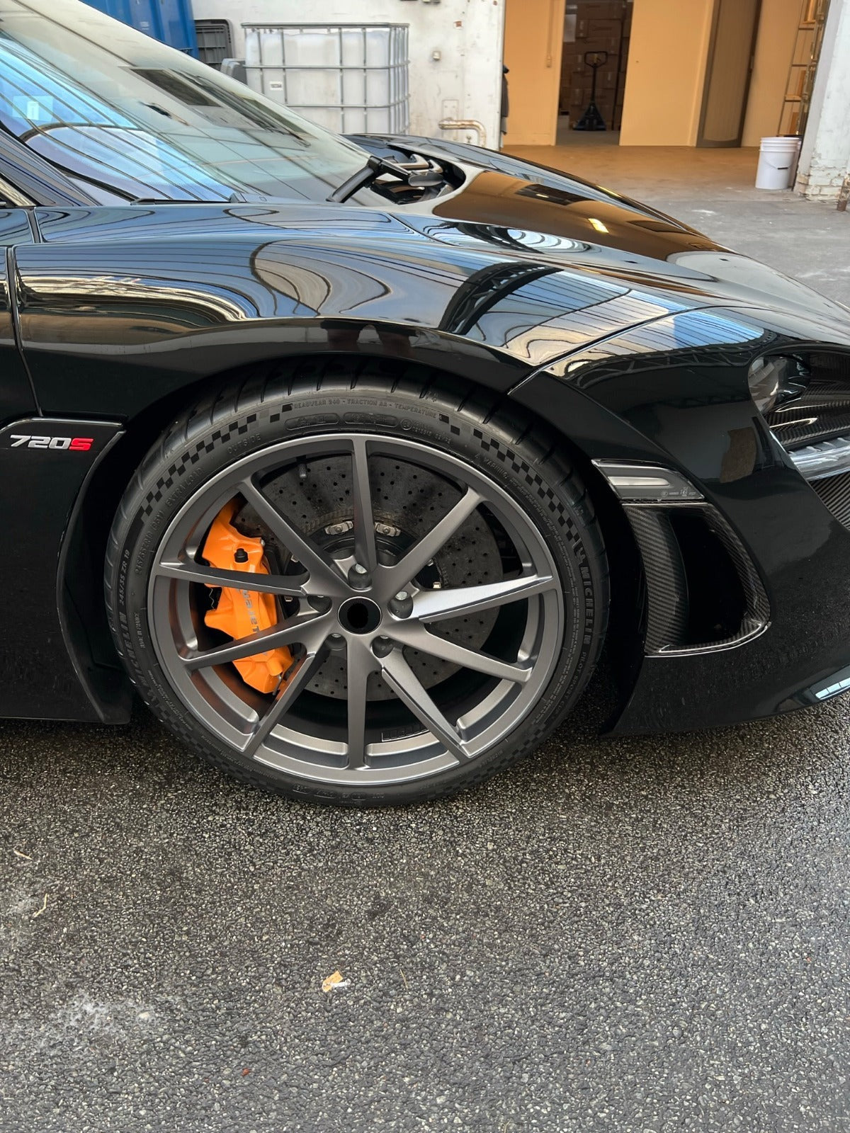 OEM 720S WHEELS We produced premium quality forged wheels rims for MCLAREN 720S Our wheels sizes: Front 19 x 9 ET 37 Rear 20 x 11 ET 20 Finishing: Gray Matt Forged wheels can be produced in any wheel specs by your inquiries and we can provide our specs