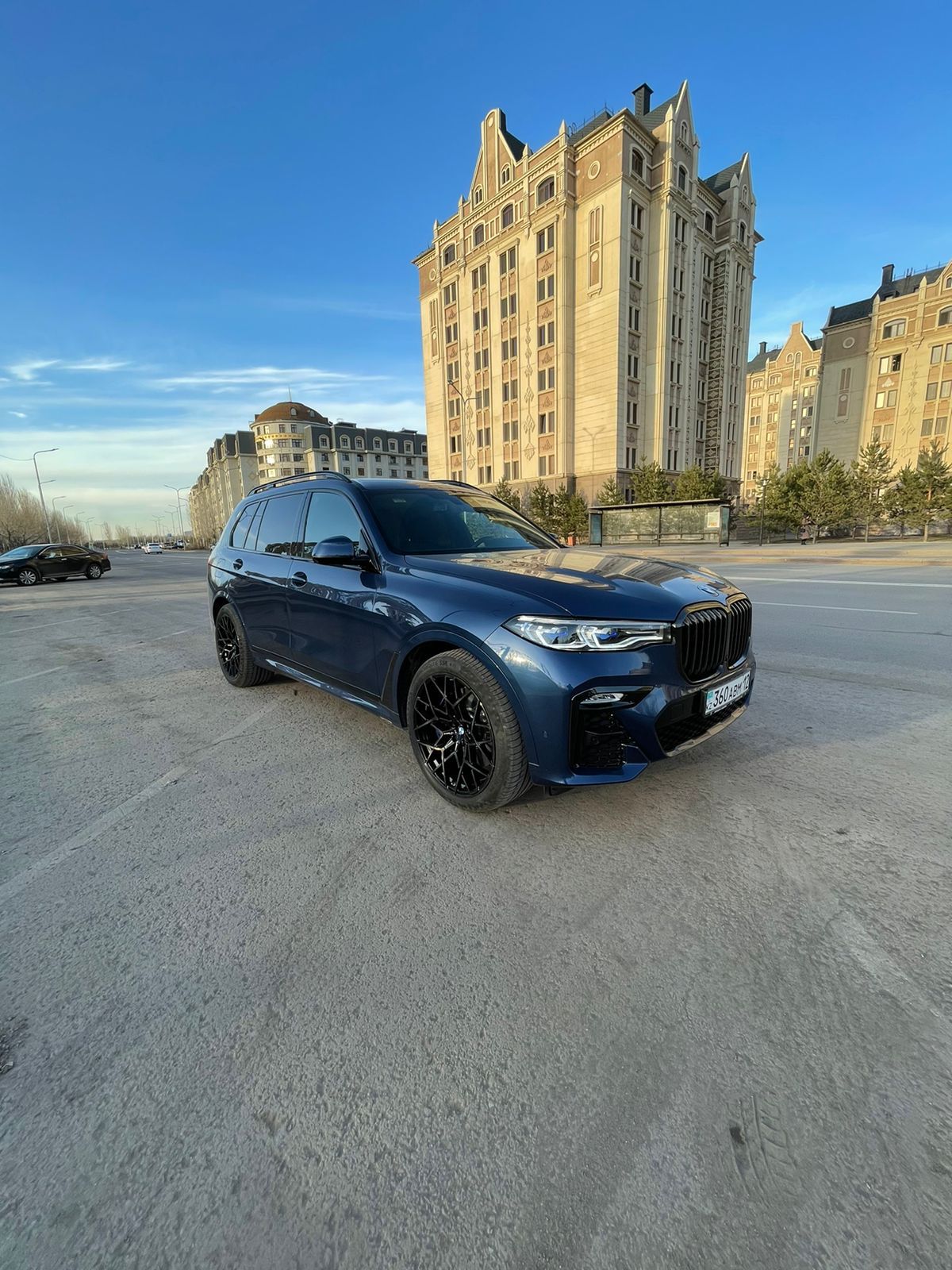 813M STYLE OEM WHEELS BMW M8 We produced premium quality forged wheels rims for BMW X7 G07 Our wheels sizes: Front 22 x 9.5 ET 32 Rear 22 x 10.5 ET 43 Finishing: Glossy Black + Machined Face Forged wheels can be produced in any wheel specs by your inquiries and we can provide our specs