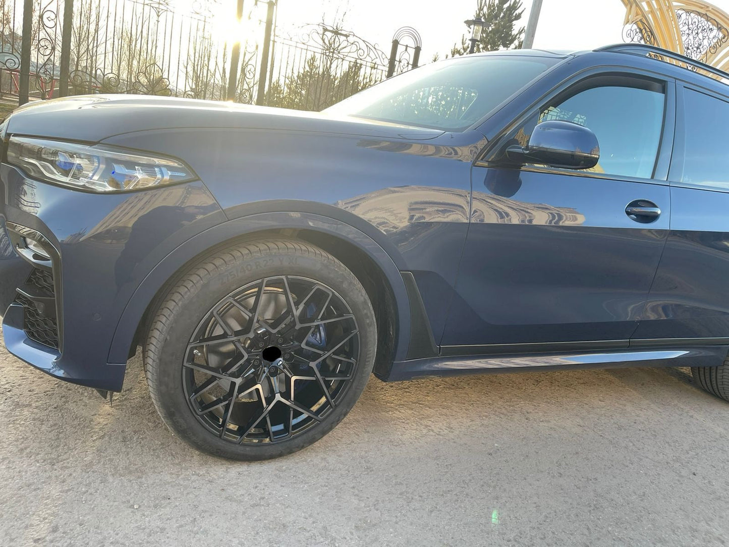 813M STYLE OEM WHEELS BMW M8 We produced premium quality forged wheels rims for BMW X7 G07 Our wheels sizes: Front 22 x 9.5 ET 32 Rear 22 x 10.5 ET 43 Finishing: Glossy Black + Machined Face Forged wheels can be produced in any wheel specs by your inquiries and we can provide our specs