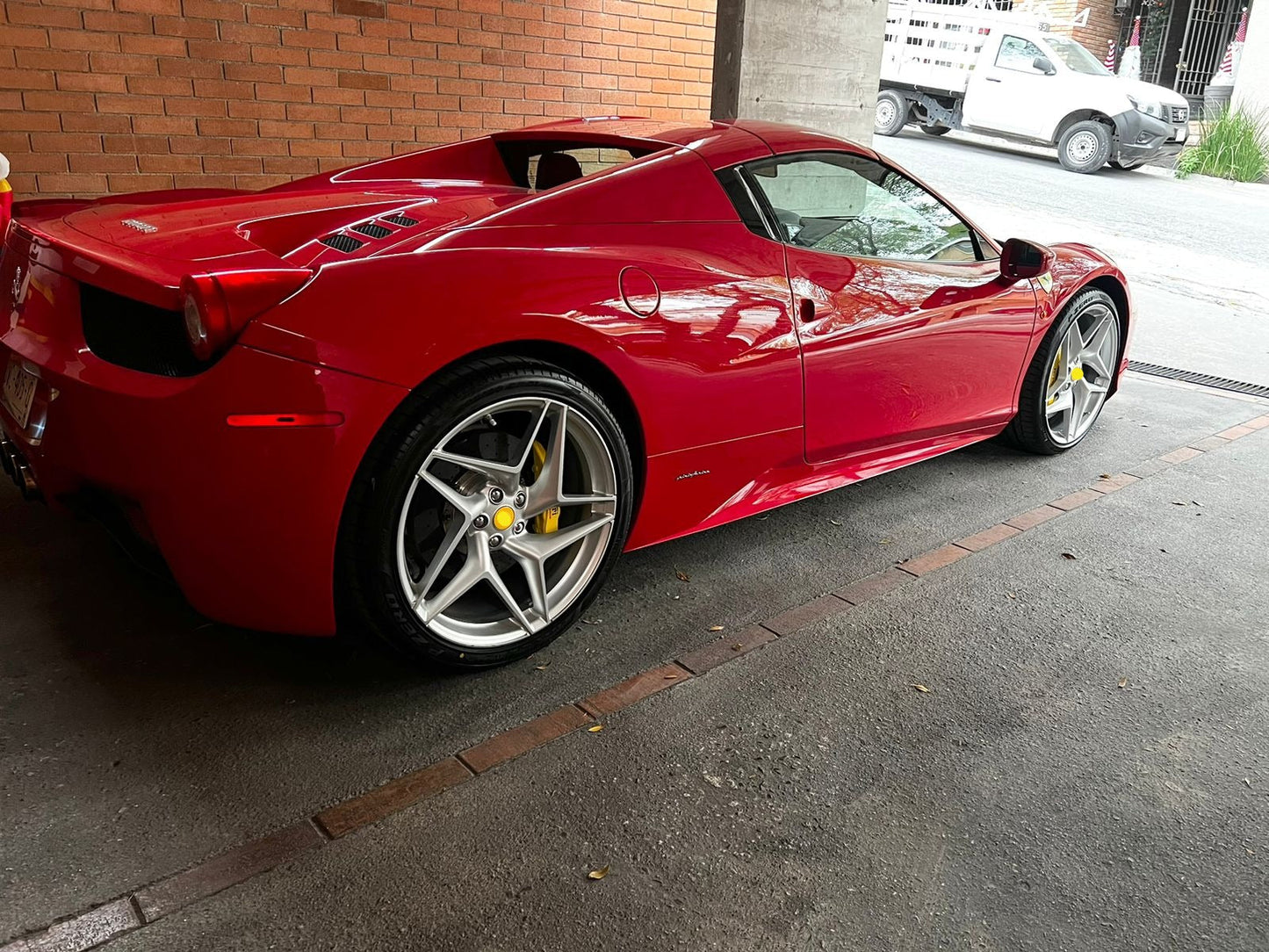 We produced premium quality forged wheels rims for FERRARI 458 ITALIA SPIDER SPECIALE Our wheels sizes: Front 20 x 8.5 ET 32 Rear 21 x 11 ET 40 Finishing: Silver Alloy Forged wheels can be produced in any wheel specs by your inquiries and we can provide our specs