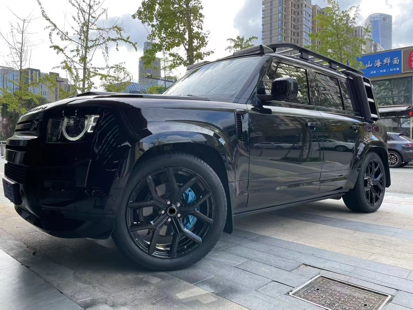 We produced premium quality forged wheels rims for LAND ROVER DEFENDER L663 Our wheels sizes: Front 22 x 9 ET 44.5 Rear 22 x 9 ET 44.5 Finishing: Glossy Black Forged wheels can be produced in any wheel specs by your inquiries and we can provide our specs