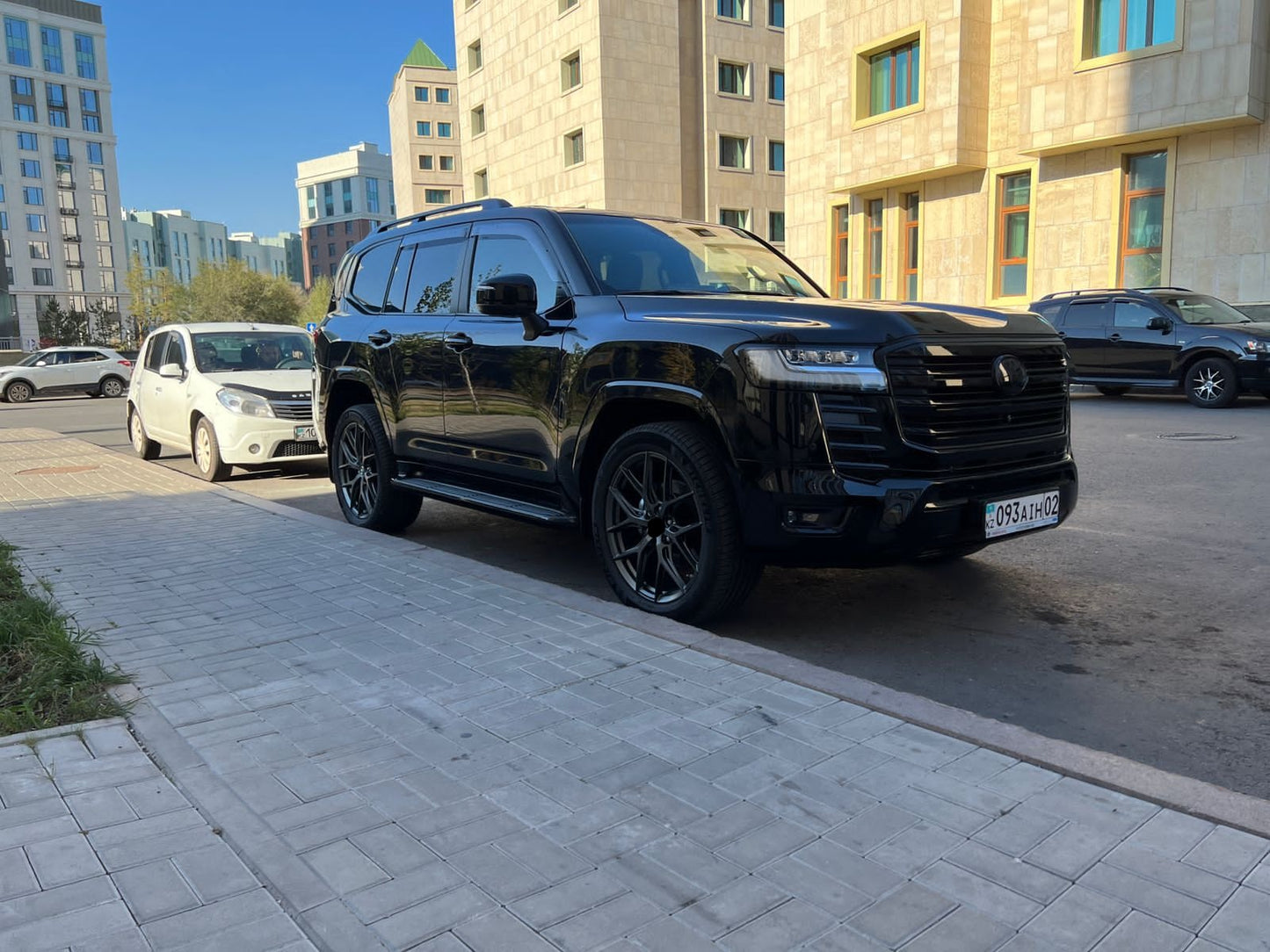 We produced premium quality forged wheels rims for LAND CRUISER 300 LC300 Our wheels sizes: 22 x 9.5 ET 45 Finishing: Gun Metal Gray Forged wheels can be produced in any wheel specs by your inquiries and we can provide our specs