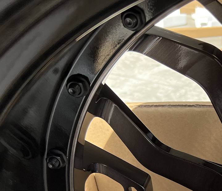 We produced premium quality forged wheels rims for LAMBORGHINI HURACAN Our wheels sizes: Front 20 x 9 ET 30 Rear 21 x 12 ET 35 Finishing: Brushed Black Forged wheels can be produced in any wheel specs by your inquiries and we can provide our specs