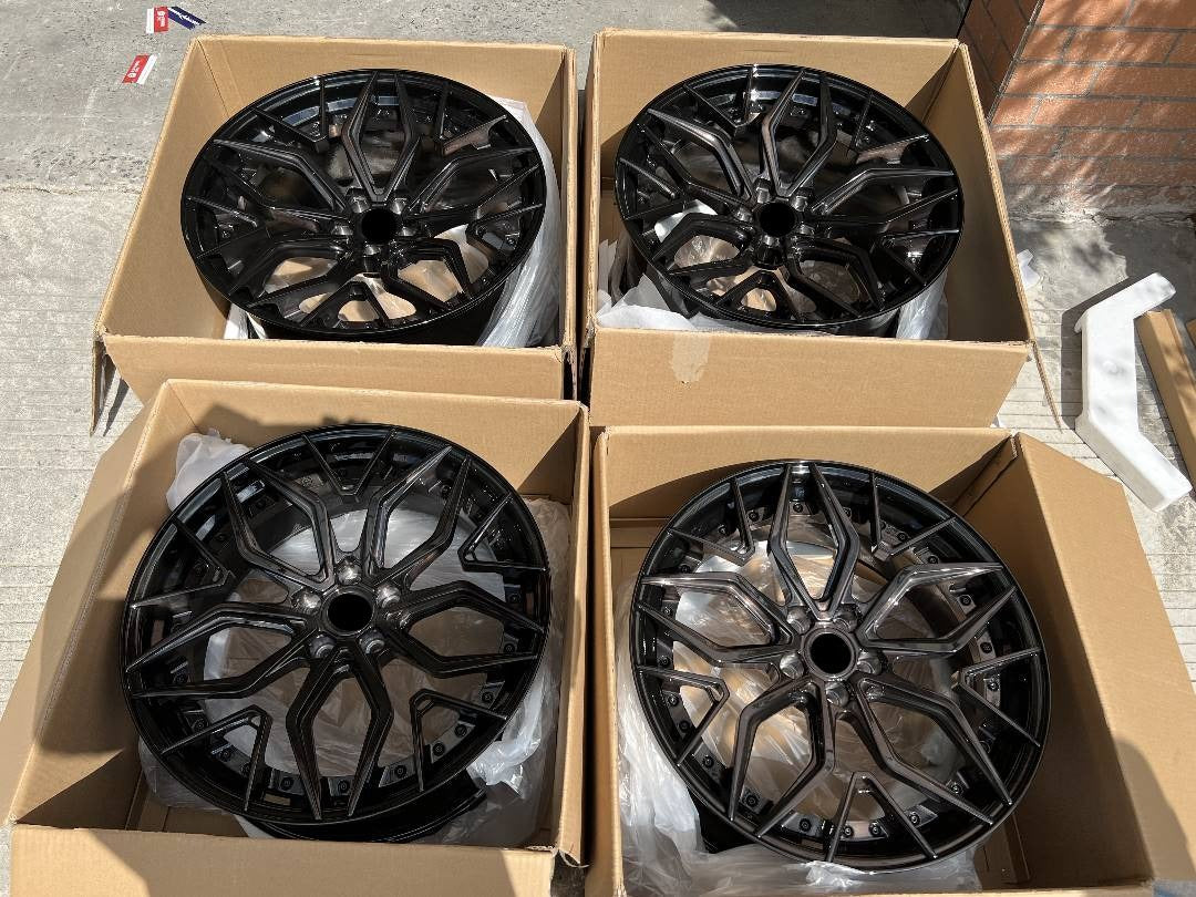 We produced premium quality forged wheels rims for LAMBORGHINI HURACAN Our wheels sizes: Front 20 x 9 ET 30 Rear 21 x 12 ET 35 Finishing: Brushed Black Forged wheels can be produced in any wheel specs by your inquiries and we can provide our specs