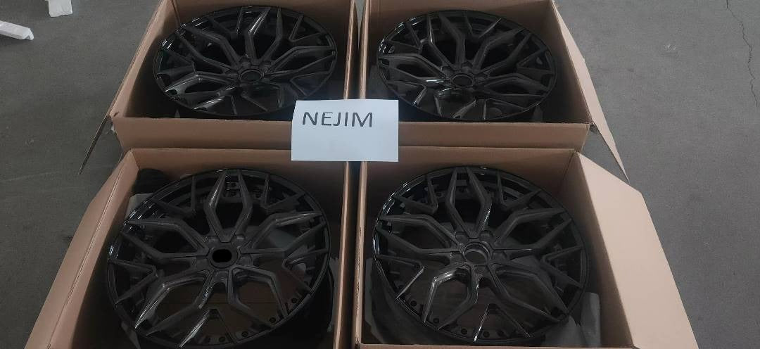 We produced premium quality forged wheels rims for LAMBORGHINI HURACAN Our wheels sizes: Front 20 x 9 ET 30 Rear 21 x 12 ET 35 Finishing: Brushed Black Forged wheels can be produced in any wheel specs by your inquiries and we can provide our specs