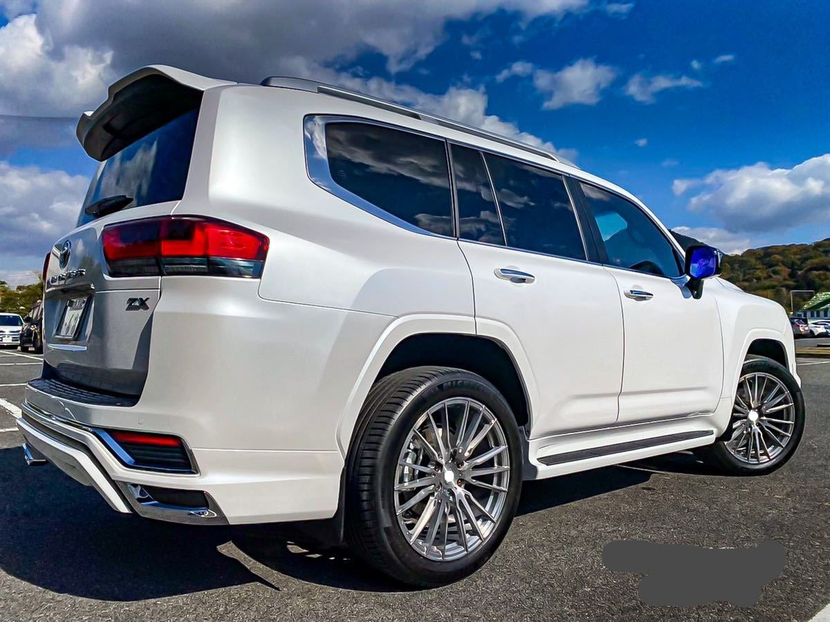 We manufacture premium quality forged wheels rims for TOYOTA LAND CRUISER 300 LC 300 in any design, size, color. Wheels size: 22 x 9.5 PCD: 6 X 139.7 CB: 95.1 Forged wheels can be produced in any wheel specs by your inquiries and we can provide our specs