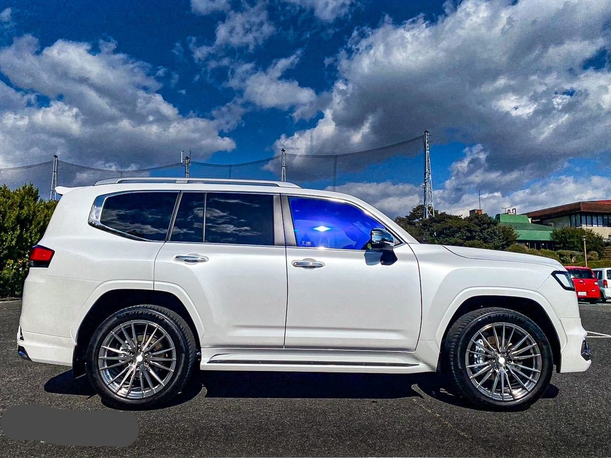 We manufacture premium quality forged wheels rims for TOYOTA LAND CRUISER 300 LC 300 in any design, size, color. Wheels size: 22 x 9.5 PCD: 6 X 139.7 CB: 95.1 Forged wheels can be produced in any wheel specs by your inquiries and we can provide our specs