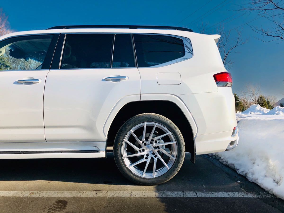 We manufacture premium quality forged wheels rims for TOYOTA LAND CRUISER 300 LC 300 in any design, size, color. Wheels size: 22 x 9.5 PCD: 6 X 139.7 CB: 95.1 Forged wheels can be produced in any wheel specs by your inquiries and we can provide our specs