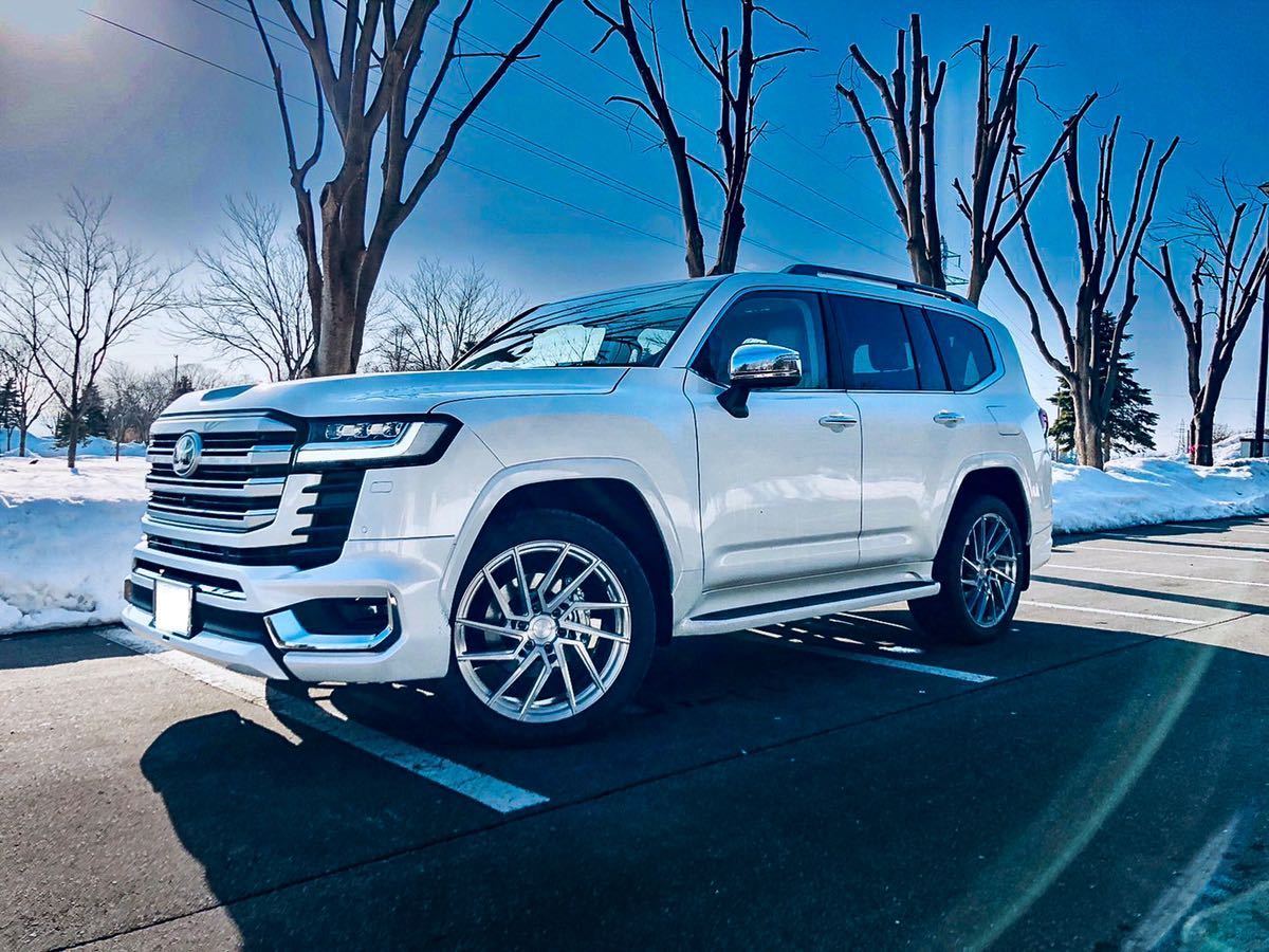 We manufacture premium quality forged wheels rims for TOYOTA LAND CRUISER 300 LC 300 in any design, size, color. Wheels size: 22 x 9.5 PCD: 6 X 139.7 CB: 95.1 Forged wheels can be produced in any wheel specs by your inquiries and we can provide our specs