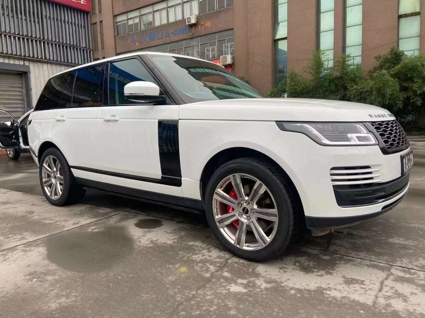 Land Rover Polished Set Silver Grey Forged wheels