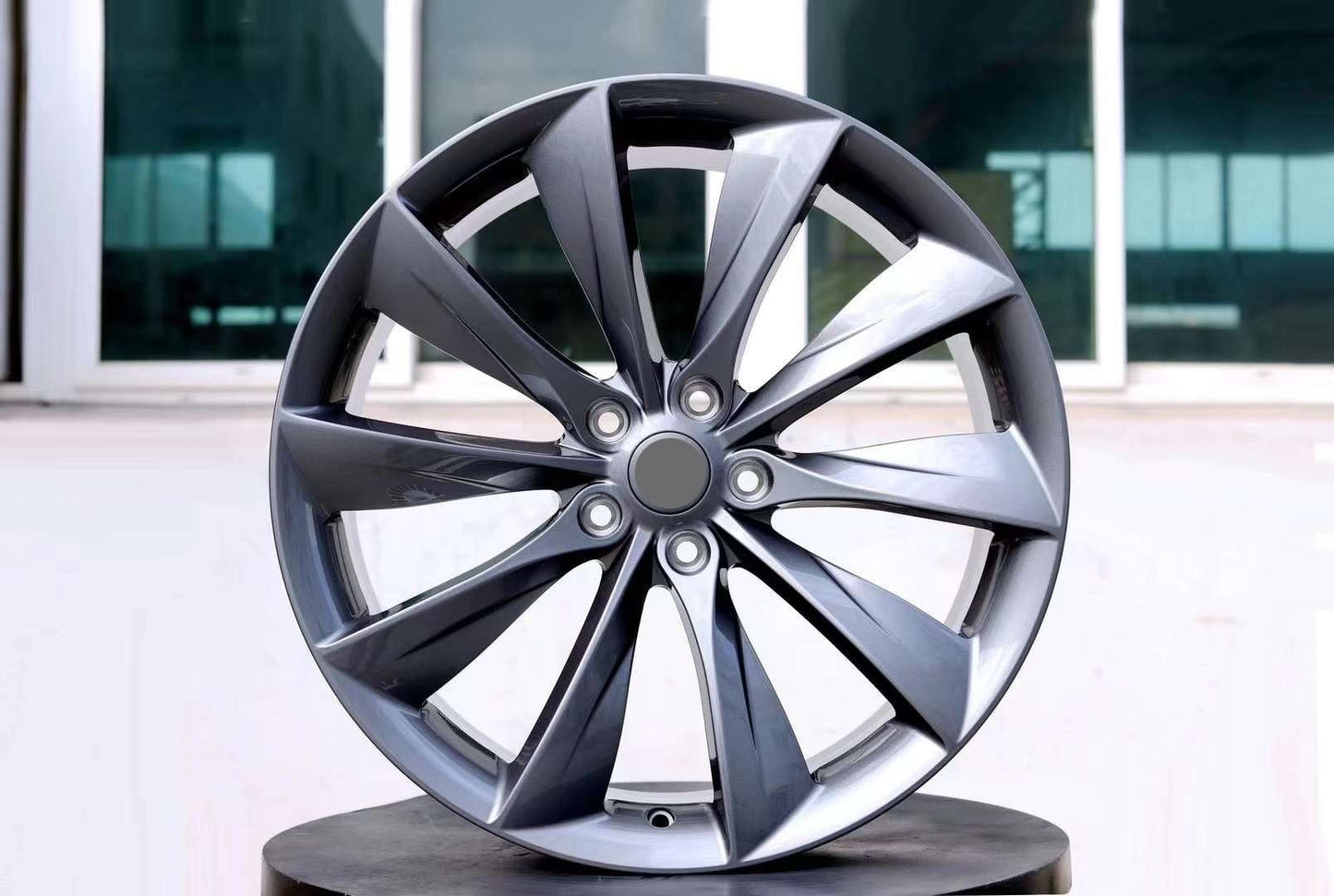 Tesla custom designs forged wheels
