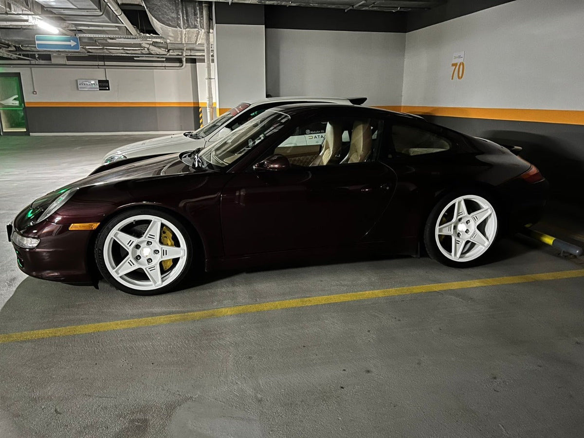 505M We produced premium quality forged wheels rims for PORSCHE 911 997.1 Our wheels sizes: Front 19 x 8 ET 50 Rear 19 x 11 ET 52 Finishing: Glossy White Forged wheels can be produced in any wheel specs by your inquiries and we can provide our specs