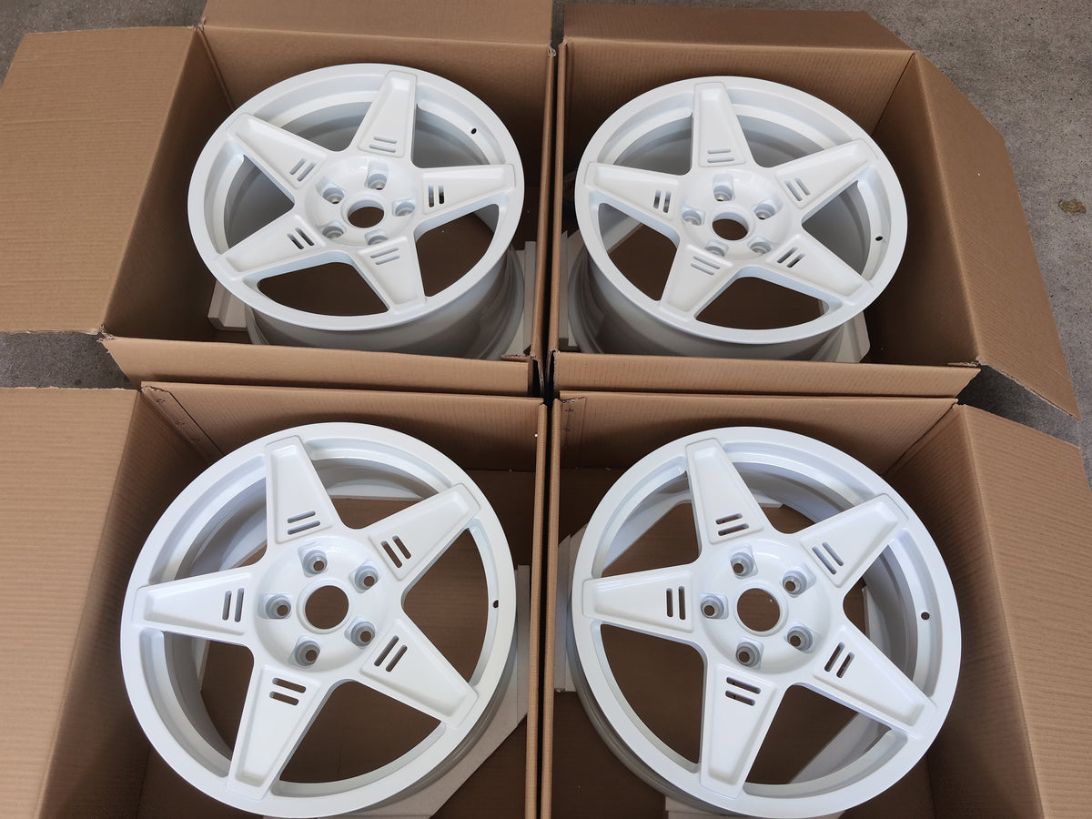 505M We produced premium quality forged wheels rims for PORSCHE 911 997.1 Our wheels sizes: Front 19 x 8 ET 50 Rear 19 x 11 ET 52 Finishing: Glossy White Forged wheels can be produced in any wheel specs by your inquiries and we can provide our specs