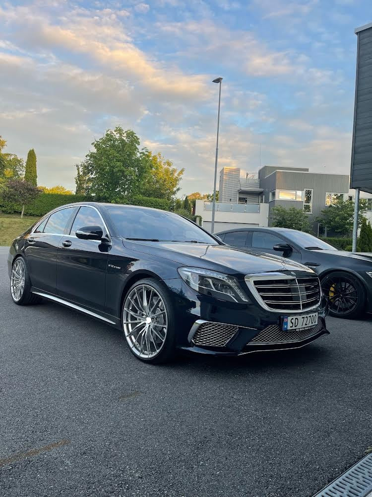 P103 We produced premium quality forged wheels rims for MERCEDES BENZ S CLASS W222 Our wheels sizes: Front 22 x 9 ET 31 Rear 22 x 10 ET 35 Finishing: Polished Forged wheels can be produced in any wheel specs by your inquiries and we can provide our specs